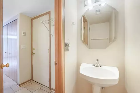 Bath - 900 Symphony Dr, Aurora, IL 60504 photo 1 of 3