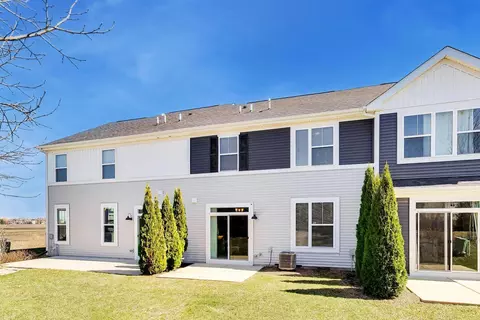 Exterior - 4152 Calder Ln, Aurora, IL 60504 photo 2 of 4