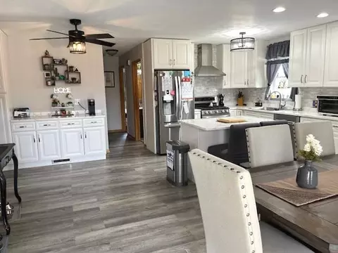 Kitchen - 2409 Chestnut Ln, Morris, IL 60450 photo 2 of 6