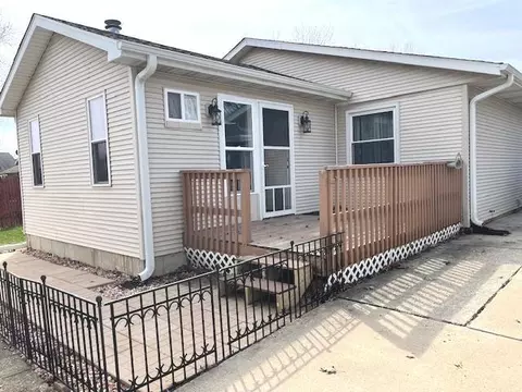 Exterior - 2409 Chestnut Ln, Morris, IL 60450 photo 3 of 4
