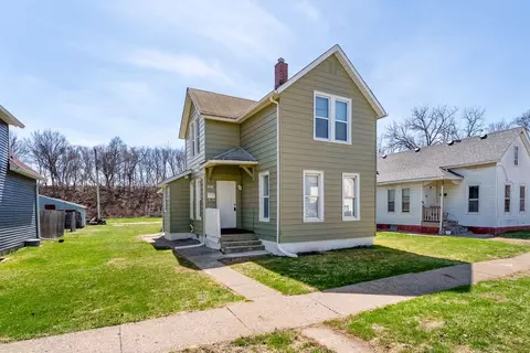 1819 W 6th St, Davenport, IA 52802