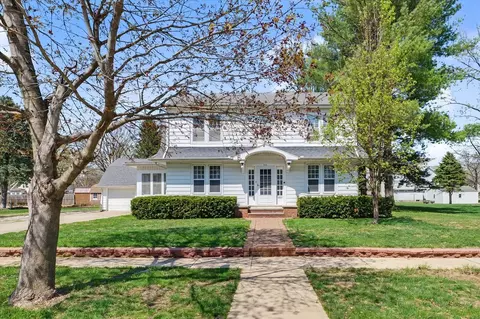 248 E Fremont St, Bement, IL 61813