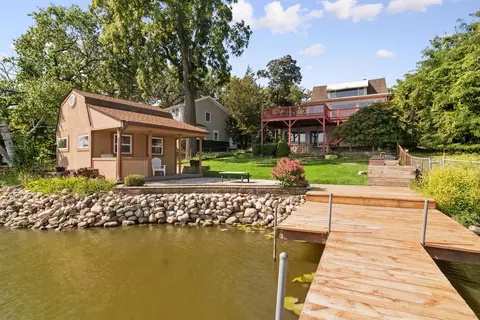 24013 N Forest Dr, Lake Zurich, IL 60047