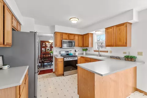 Kitchen - 24150 Golden Sunset Dr, Plainfield, IL 60585 photo 2 of 3