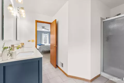 Bath - 24150 Golden Sunset Dr, Plainfield, IL 60585 photo 1 of 2