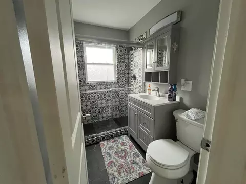 Bath - 93 E 151st St, Harvey, IL 60426 photo 1 of 2