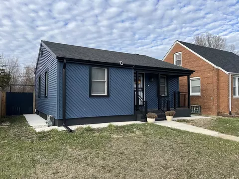 Exterior - 93 E 151st St, Harvey, IL 60426 photo 2 of 8