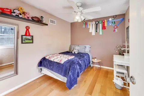 Bedroom - 5010 Palm St, Mchenry, IL 60051 photo 5 of 5