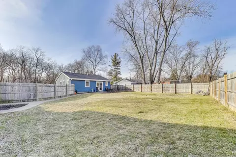 Exterior - 5010 Palm St, Mchenry, IL 60051 photo 8 of 13