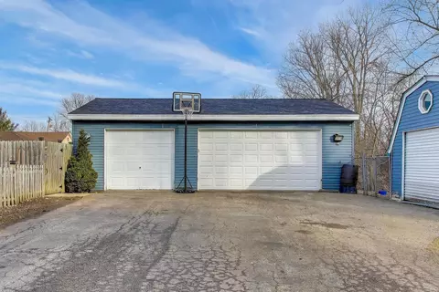 Exterior - 5010 Palm St, Mchenry, IL 60051 photo 11 of 13