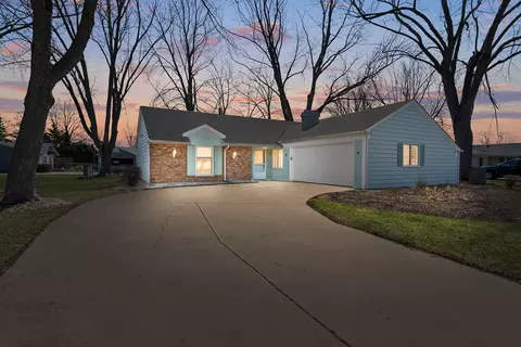 4 Barclay Ct, Montgomery, IL 60538