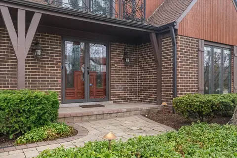 Exterior - 4319 Phyllis Dr, Northbrook, IL 60062 photo 2 of 4
