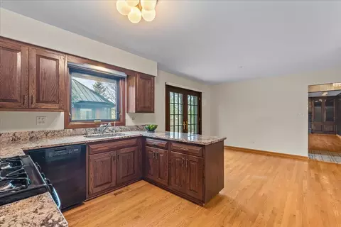 Kitchen - 4319 Phyllis Dr, Northbrook, IL 60062 photo 3 of 3