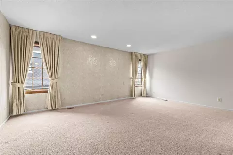 Living - 4319 Phyllis Dr, Northbrook, IL 60062 photo 3 of 3