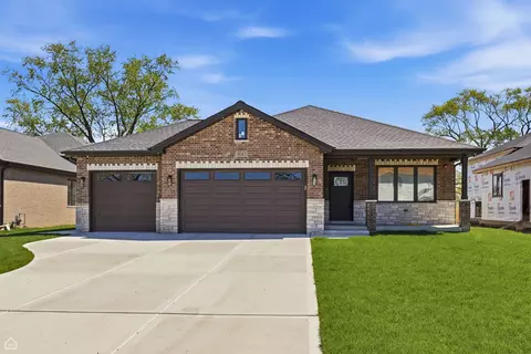 8041 S 85th Ct, Justice, IL 60458