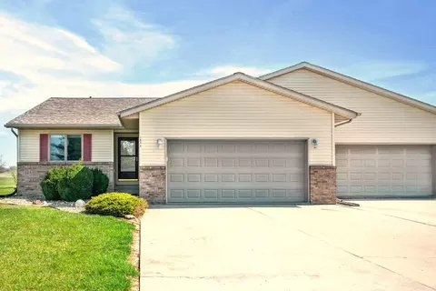 109 E Lake Ct #A, Atlanta, IL 61723