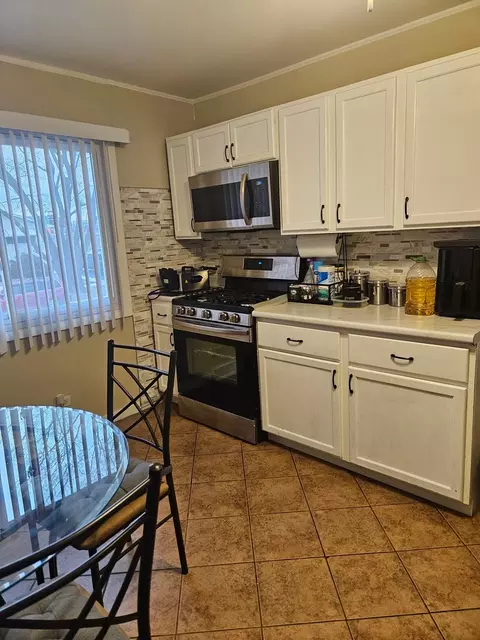 Kitchen - 16236 S Lathrop Ave, Markham, IL 60428 photo 1 of 2