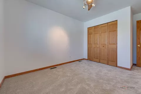 Bedroom - 456 Harmony Dr, Wheeling, IL 60090 photo 4 of 6