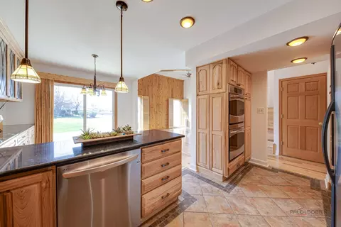 Kitchen - 456 Harmony Dr, Wheeling, IL 60090 photo 1 of 2
