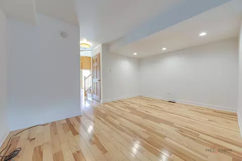 Living - 456 Harmony Dr, Wheeling, IL 60090 photo 6 of 6