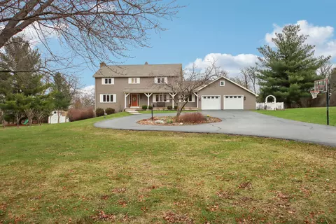 3720 Great Hill Rd, Crystal Lake, IL 60012