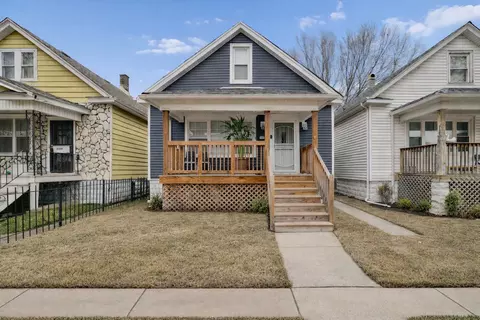 8224 S Saginaw Ave, Chicago, IL 60617
