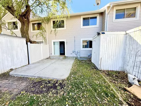 747 Cove Ct, Bartlett, IL 60103 photo 16