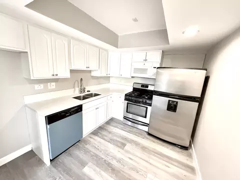 747 Cove Ct, Bartlett, IL 60103 photo 8