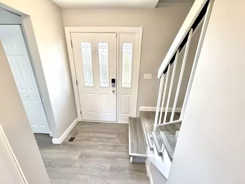 747 Cove Ct, Bartlett, IL 60103 photo 2