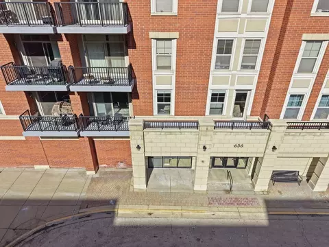 Exterior - 656 Pearson St #203, Des Plaines, IL 60016 photo 10 of 10