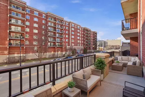 Exterior - 656 Pearson St #203, Des Plaines, IL 60016 photo 3 of 10