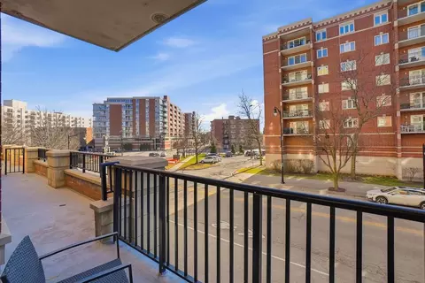 Exterior - 656 Pearson St #203, Des Plaines, IL 60016 photo 4 of 10