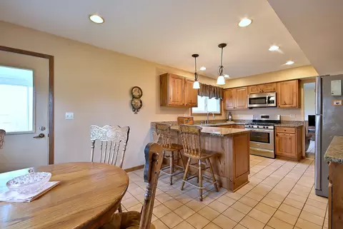 Kitchen - 37 W208 Olwin Dr, Elgin, IL 60124 photo 1 of 6