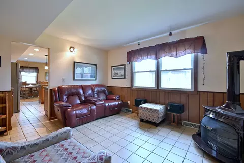 Living - 37 W208 Olwin Dr, Elgin, IL 60124 photo 5 of 5
