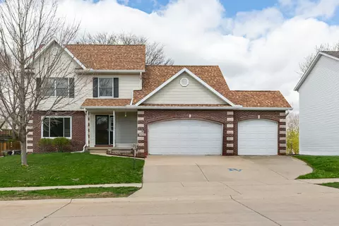 3606 Raleigh Ave, Bettendorf, IA 52722