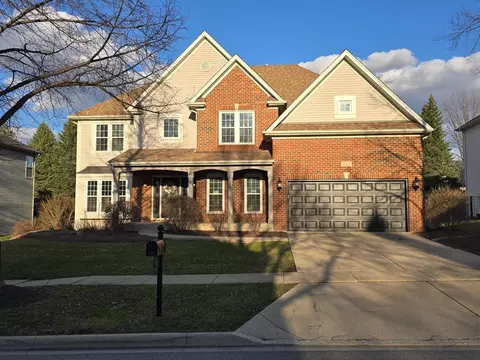 743 Chasewood Dr, South Elgin, IL 60177