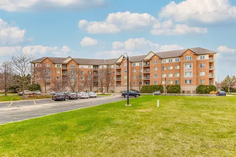 125 N Buffalo Grove Rd #407, Buffalo Grove, IL 60089