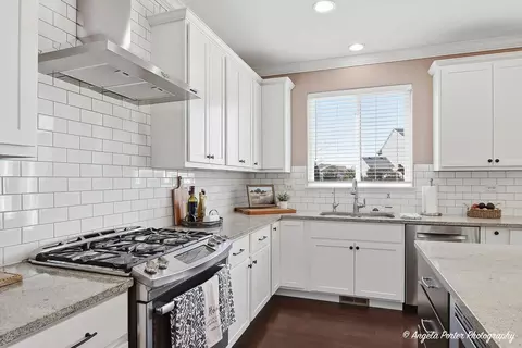 Kitchen - 3201 Christopher Ct, Johnsburg, IL 60051 photo 4 of 4