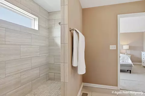 Bath - 3201 Christopher Ct, Johnsburg, IL 60051 photo 3 of 4