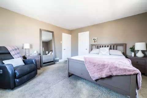 Bedroom - 489 Division St, Elgin, IL 60120 photo 8 of 8