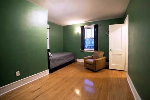 Bedroom - 489 Division St, Elgin, IL 60120 photo 1 of 8