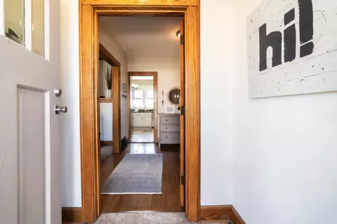Entry Way - 489 Division St, Elgin, IL 60120 photo 1 of 7