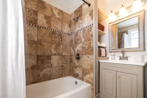 Bath - 489 Division St, Elgin, IL 60120 photo 3 of 3
