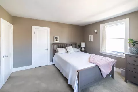 Bedroom - 489 Division St, Elgin, IL 60120 photo 7 of 8