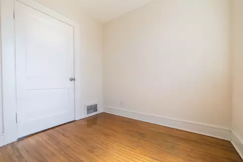 Bedroom - 489 Division St, Elgin, IL 60120 photo 5 of 8