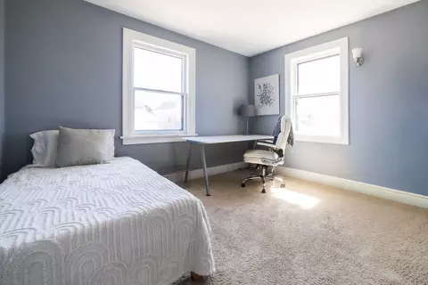 Bedroom - 489 Division St, Elgin, IL 60120 photo 4 of 8