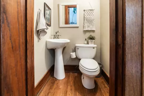 Bath - 489 Division St, Elgin, IL 60120 photo 1 of 3