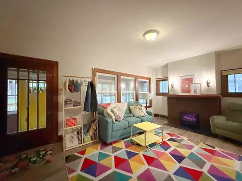 Living - 621 24th Ave, Moline, IL 61265 photo 2 of 4