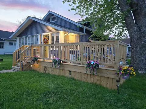 Exterior - 621 24th Ave, Moline, IL 61265 photo 6 of 6