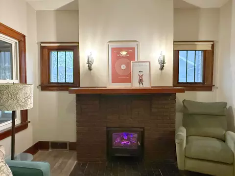 Living - 621 24th Ave, Moline, IL 61265 photo 3 of 4